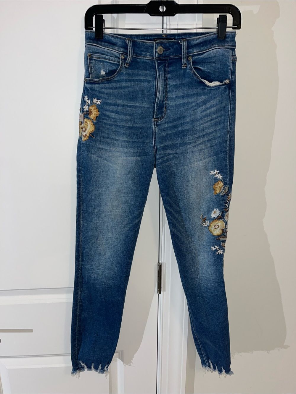 Bohemian Abercrombie&Fitch distressed embroidered Jeans 28 6 Super Skinny Ankle